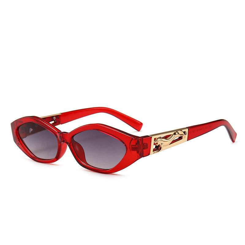 Cat-eye sunglasses for women 😎🐱✨
