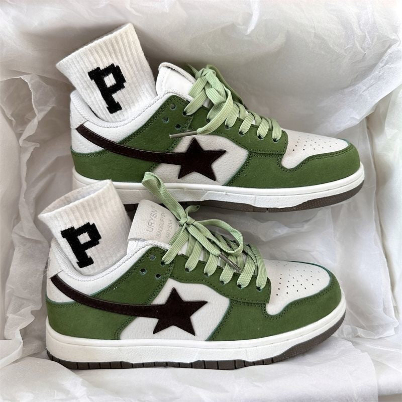 Classic-style sneakers ⭐️⭐️⭐️⭐️⭐️