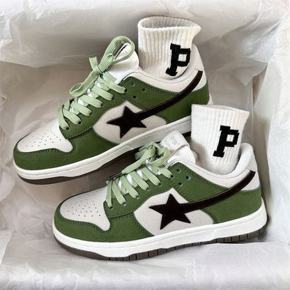 Classic-style sneakers ⭐️⭐️⭐️⭐️⭐️