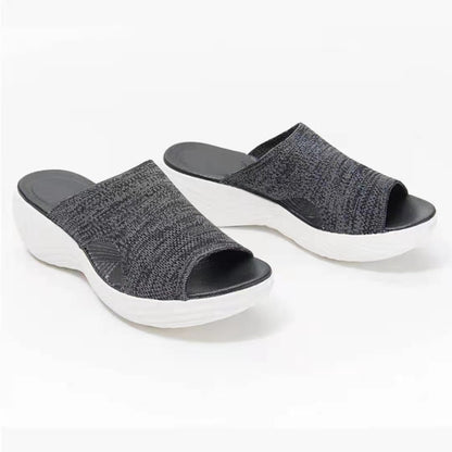 Daily non-slip sandals 👣✨ – waterproof 💧, breathable design 🌬️, and height-boosting sole 📏⬆️
