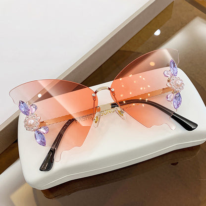 Butterfly-shaped diamond-studded sunglasses for women 🦋✨🕶️