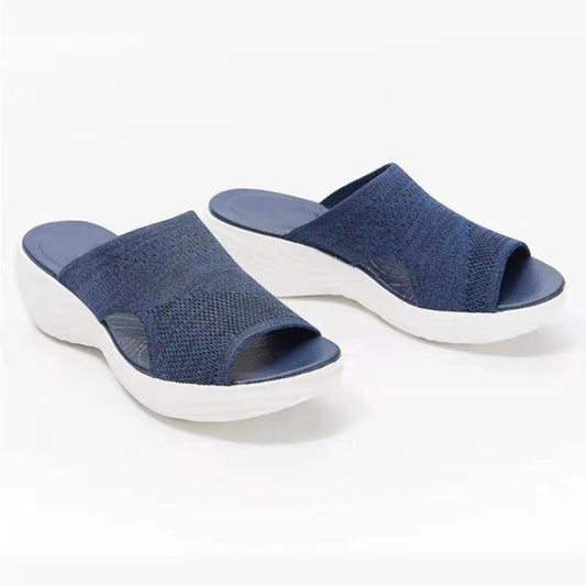 Daily non-slip sandals 👣✨ – waterproof 💧, breathable design 🌬️, and height-boosting sole 📏⬆️